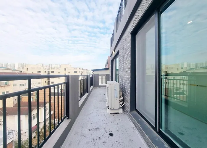 Luxury Terrace House 別墅
